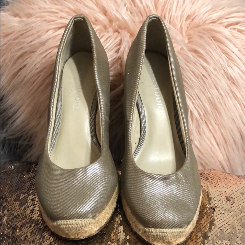 Metallic Wedges